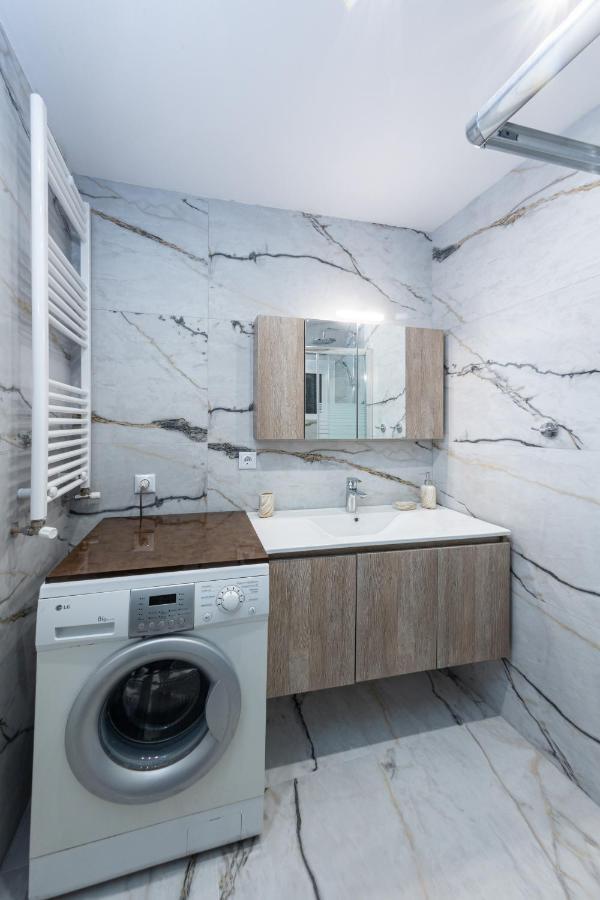 Luxury Downtown Apartment E1 Солун Екстериор снимка